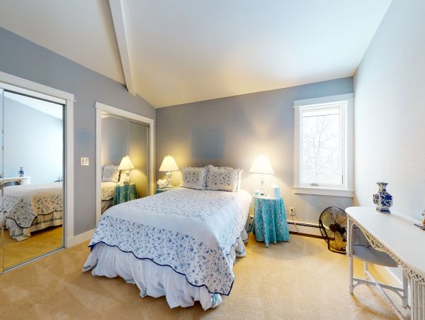 Spacious 6 Bedroom Vacation Condo in Vail