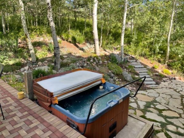 Spacious 6 Bedroom Vacation Condo in Vail