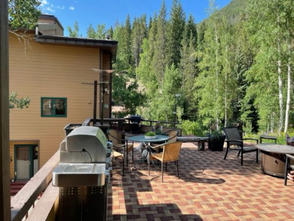 Spacious 6 Bedroom Vacation Condo in Vail