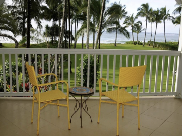 Beachfront Luxury Vacation Villa with Cottage