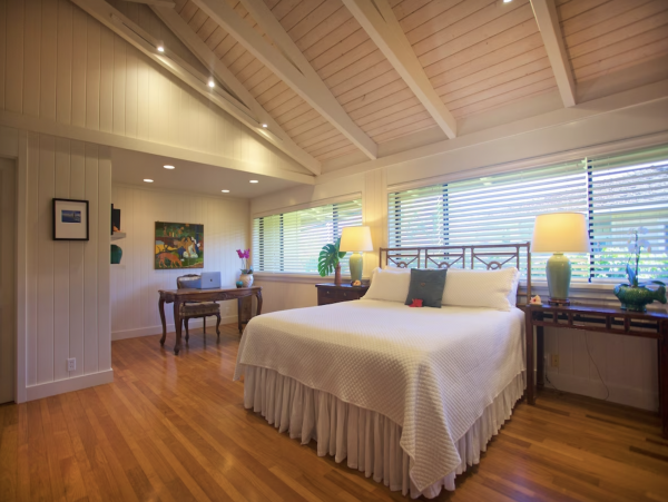 Oceanfront 5,000 sq Ft Vacation Villa Kauai