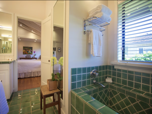Oceanfront 5,000 sq Ft Vacation Villa Kauai