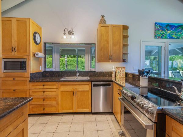 Hanalei Bay Beachfront Vacation Rental - Kauai North Shore Luxury Home