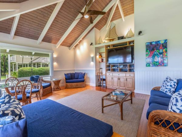 Hanalei Bay Beachfront Vacation Rental - Kauai North Shore Luxury Home