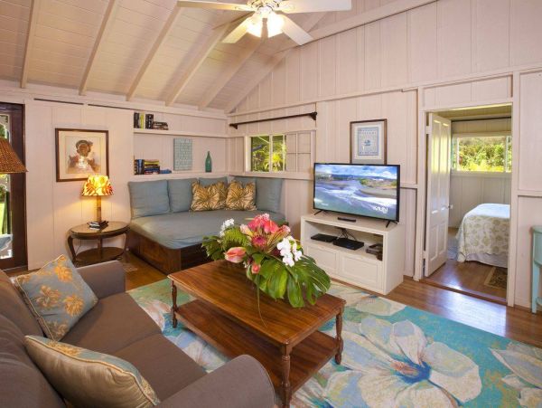 Discover the Charm of Our Renovated 2-Bedroom Cottage in Hanalei Bay