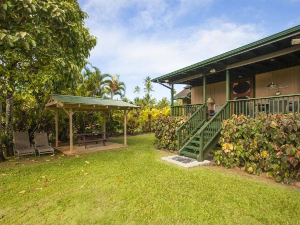 Discover the Charm of Our Renovated 2-Bedroom Cottage in Hanalei Bay