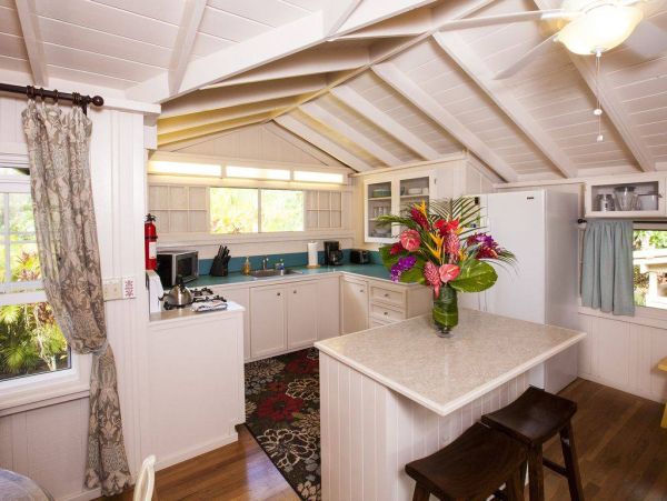 Discover the Charm of Our Renovated 2-Bedroom Cottage in Hanalei Bay