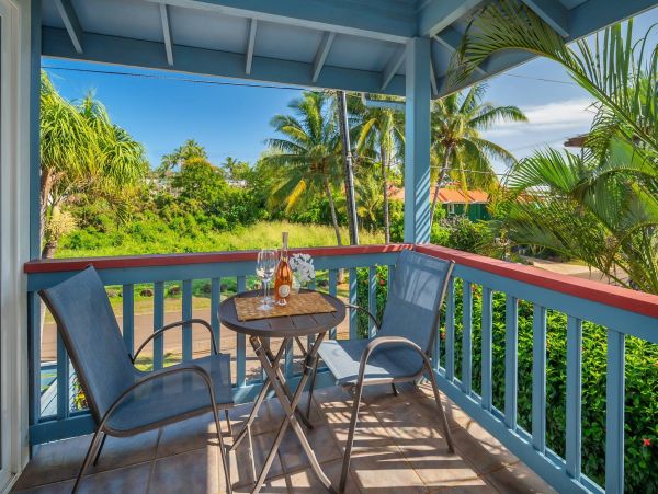 Charming 2-Bedroom Kauai Duplex, Steps to Beach