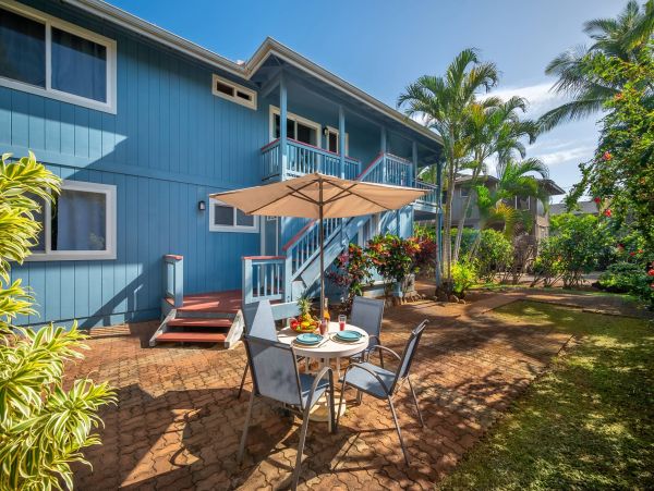 Charming 2-Bedroom Kauai Duplex, Steps to Beach