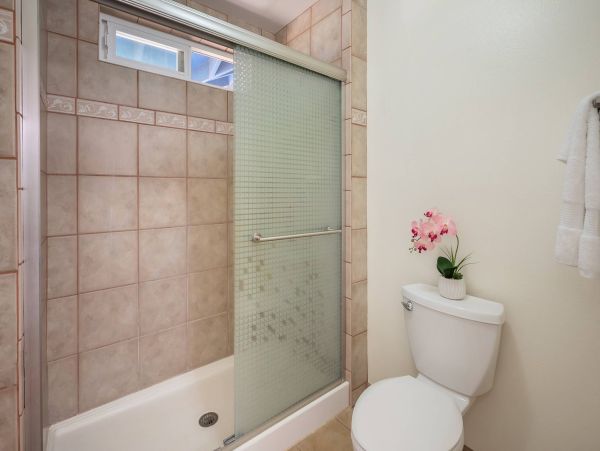 Charming 2-Bedroom Kauai Duplex, Steps to Beach
