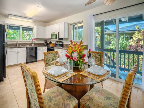 Charming 2-Bedroom Kauai Duplex, Steps to Beach