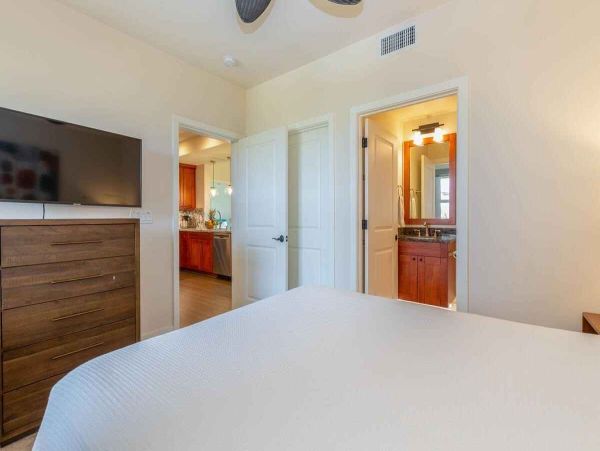 Modern Island Retreat with Mountain Views & Resort Amenities