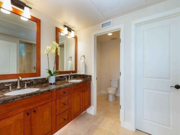 Modern Island Retreat with Mountain Views & Resort Amenities