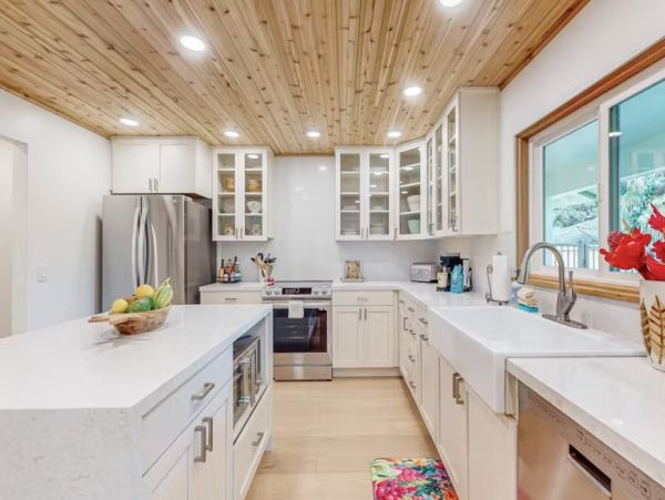 Princeville Two Bedroom  Stunning Vacation Residence