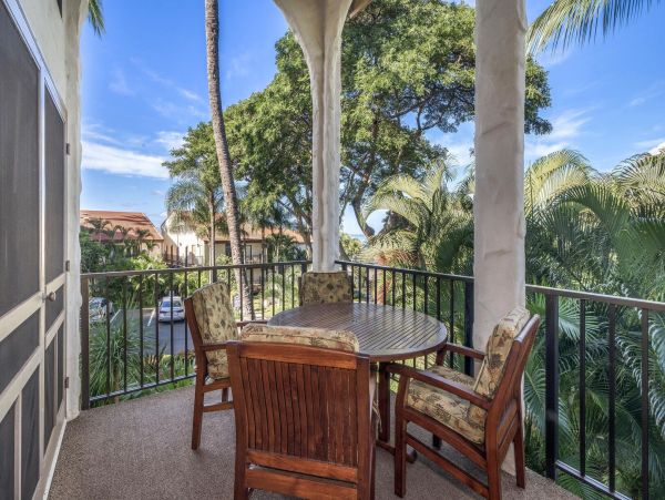 Three Bedroom Luxury Condo Close to the Beach in Wailea
