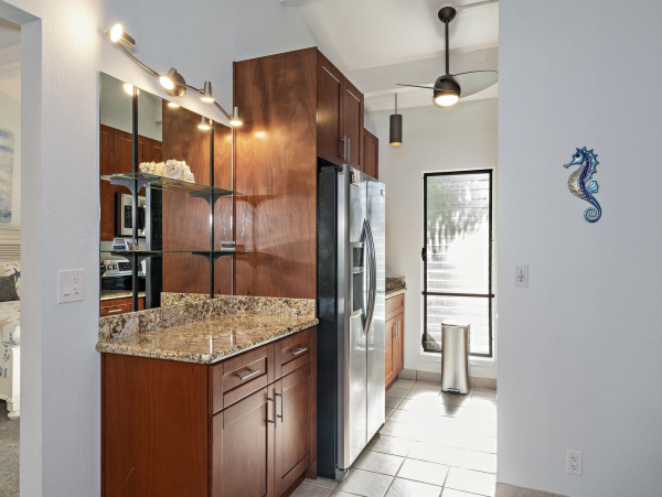 Three Bedroom Luxury Condo Close to the Beach in Wailea