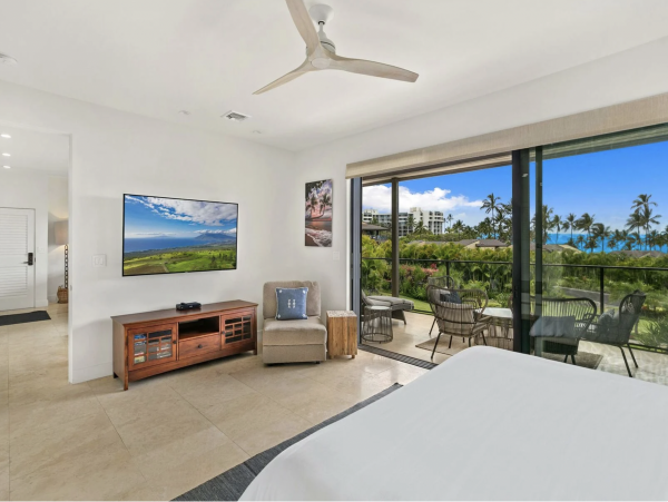 Maui One Level Luxury Interior Views of Pacific