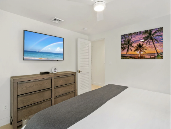 Maui One Level Luxury Interior Views of Pacific
