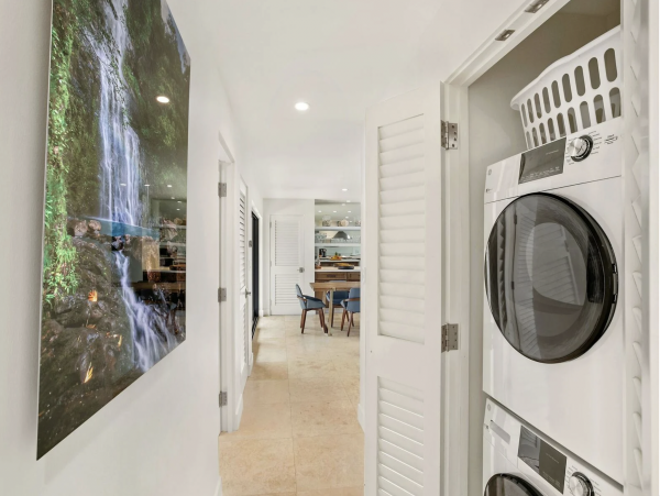 Maui One Level Luxury Interior Views of Pacific