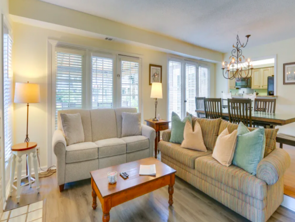 Pet Friendly resort near Beach- 3 Bedroom- 3.5 Bathrooms