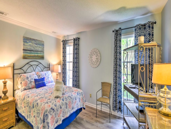 Pet Friendly resort near Beach- 3 Bedroom- 3.5 Bathrooms