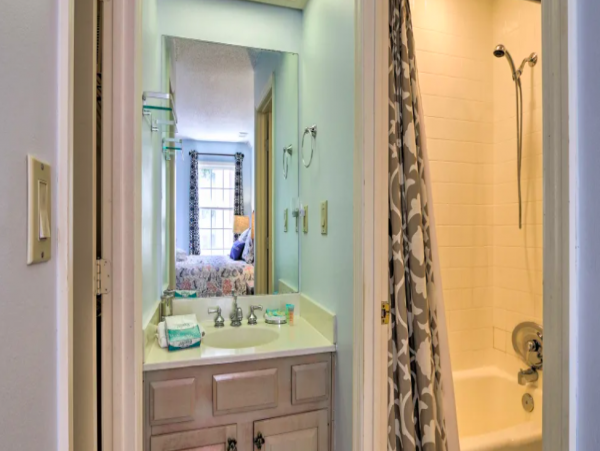 Pet Friendly resort near Beach- 3 Bedroom- 3.5 Bathrooms