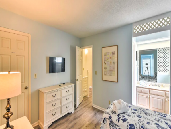 Pet Friendly resort near Beach- 3 Bedroom- 3.5 Bathrooms
