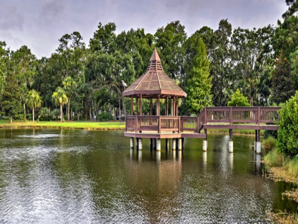 Pet Friendly resort near Beach- 3 Bedroom- 3.5 Bathrooms