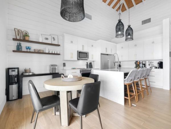 Luxury Exuma Vacation Rental – Remodeled 5-Bedroom Home Near Beaches