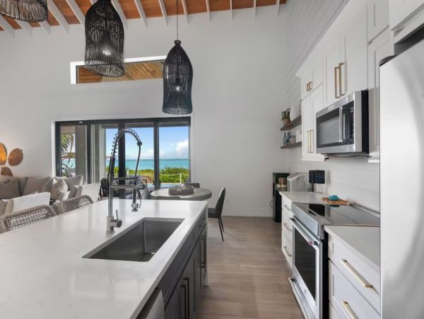 Luxury Exuma Vacation Rental – Remodeled 5-Bedroom Home Near Beaches