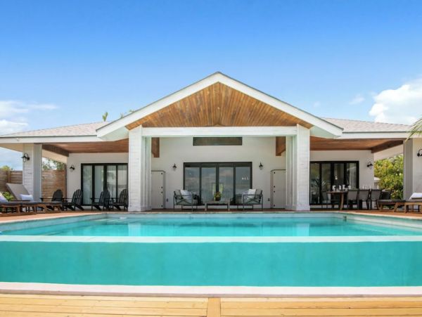 Luxury Exuma Vacation Rental – Remodeled 5-Bedroom Home Near Beaches