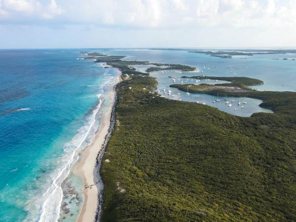 Ocean Front Exuma Vacation Home Six Bedroom