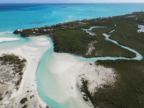 Ocean Front Exuma Vacation Home Six Bedroom