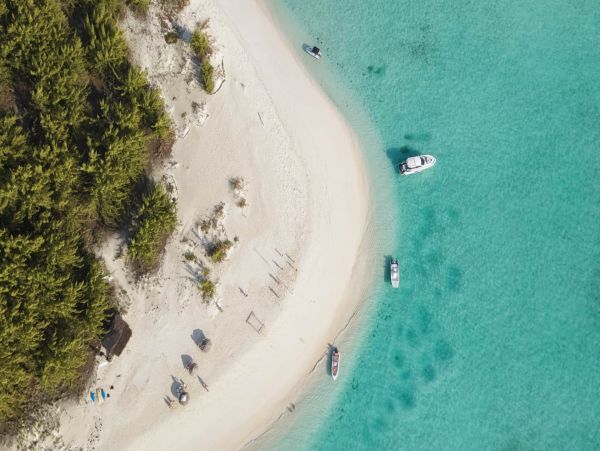Ocean Front Exuma Vacation Home Six Bedroom