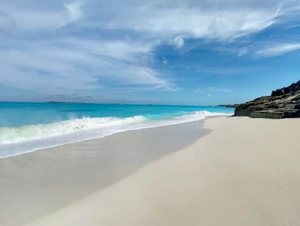 Ocean Front Exuma Vacation Home Six Bedroom