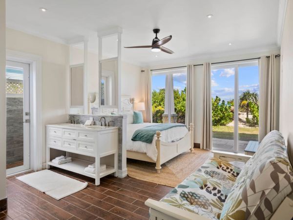 Ocean Front Exuma Vacation Home Six Bedroom