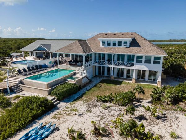 Ocean Front Exuma Vacation Home Six Bedroom