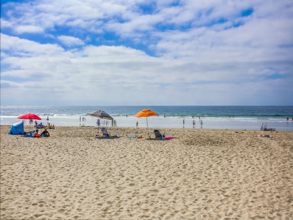 Charming 2 Bedroom Vacation Cottage Walk to Beach
