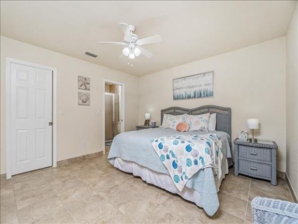 Manasota Key Vacation Home Two Bedroom Walk to Beach
