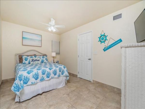 Manasota Key Vacation Home Two Bedroom Walk to Beach
