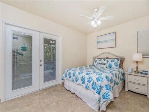 Manasota Key Vacation Home Two Bedroom Walk to Beach
