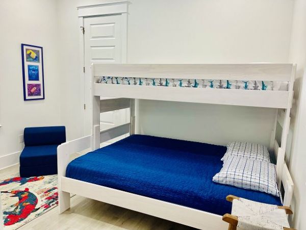 Navarre Beach 5 Bedroom Vacation Home Close to Beach