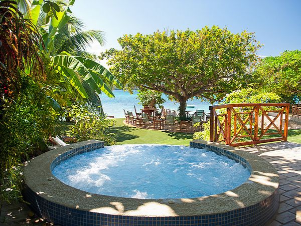 Discovery Bay Ville Beachfront w/ 6 Bedrooms & Private Beach