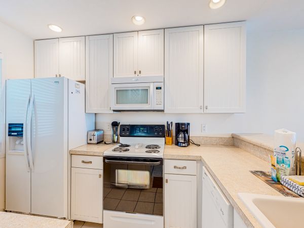 Nothing Short of Lovely Two Bedroom with Views