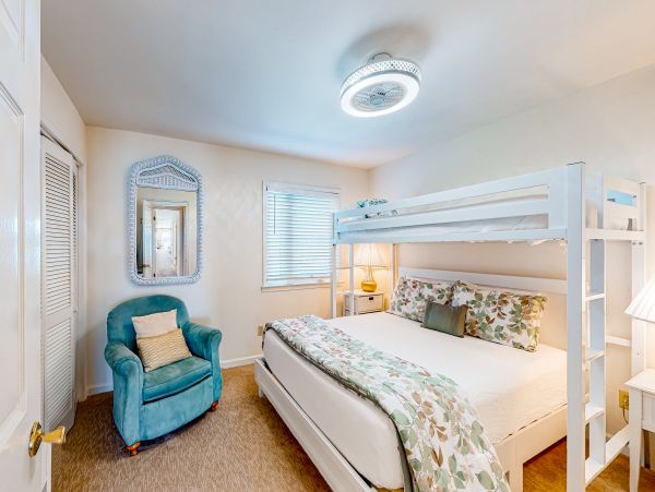 Nothing Short of Lovely Two Bedroom with Views
