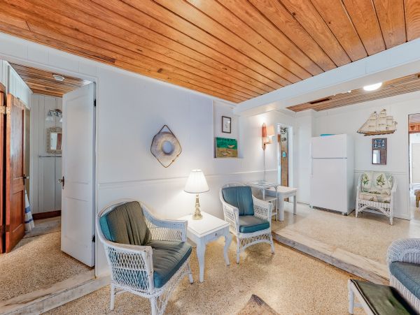 Spacious 6 Bedroom Vacation Rental Full Ocean Views