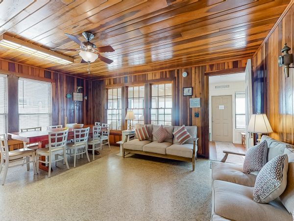 Spacious 6 Bedroom Vacation Rental Full Ocean Views