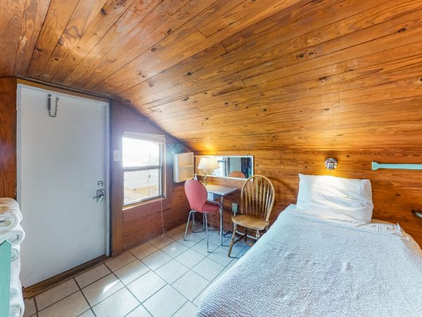 Spacious 6 Bedroom Vacation Rental Full Ocean Views