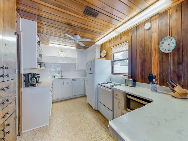 Spacious 6 Bedroom Vacation Rental Full Ocean Views