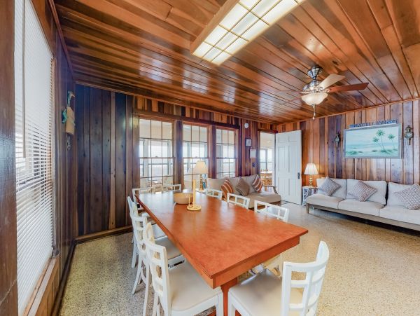 Spacious 6 Bedroom Vacation Rental Full Ocean Views